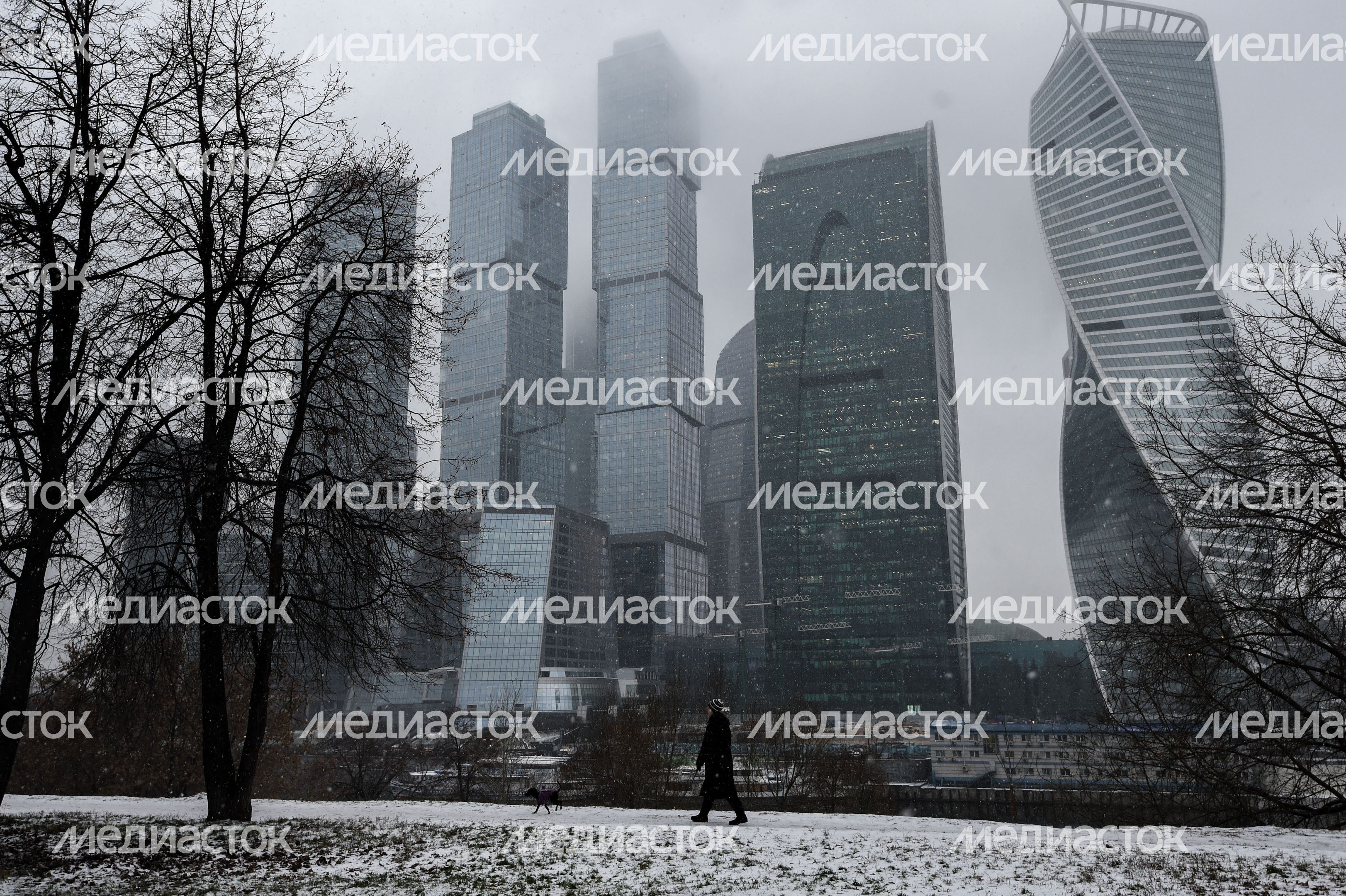 Международный Деловой центр Москва Сити в тумане Международный Деловой центр Москва Сити в тумане