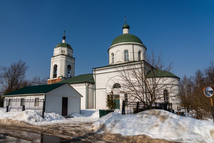 Церковь Троицы Живоначальной (Троицкий храм) в деревне Троице-Сельцо округа Мытищи