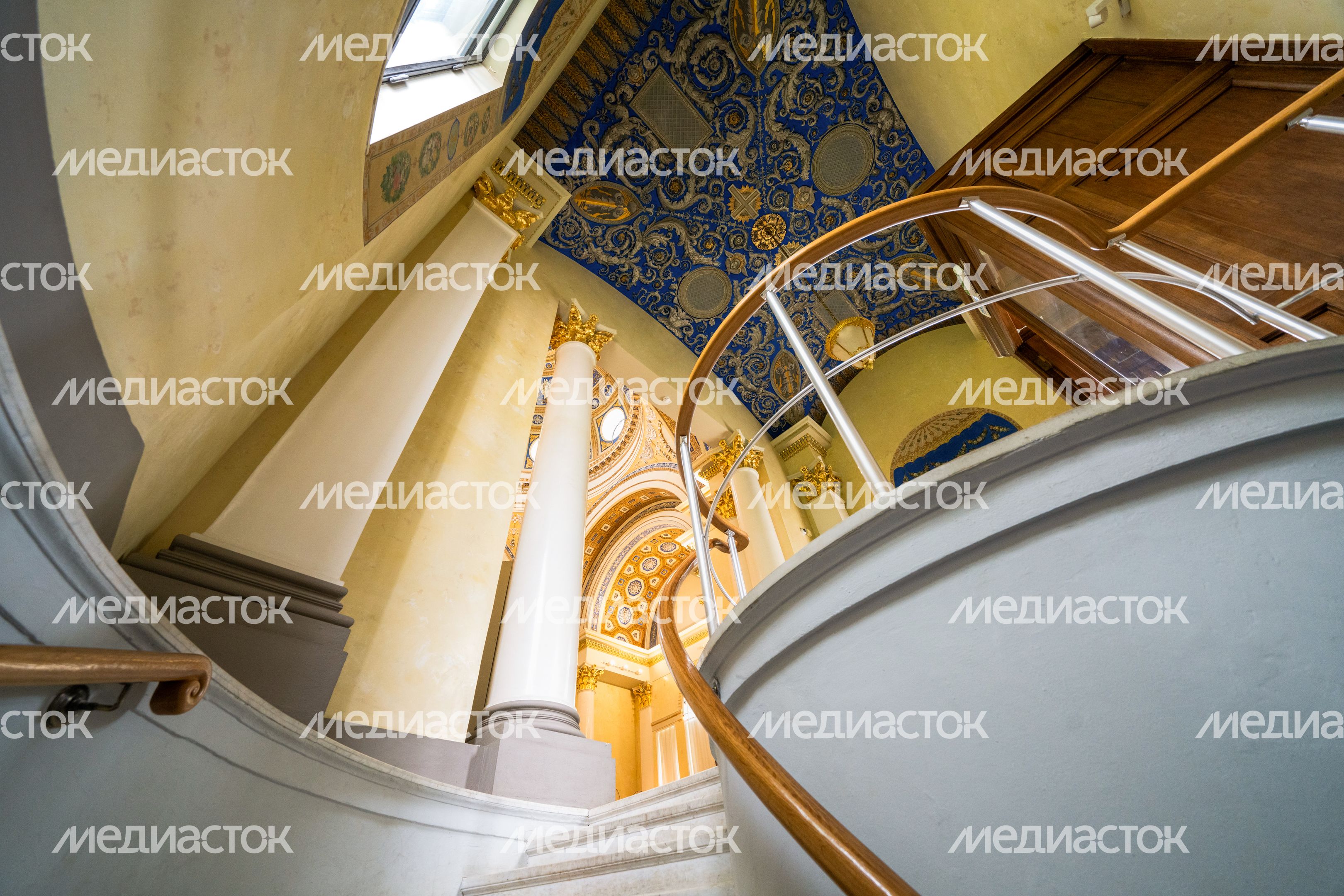 Колоннада музея-заповедника «Архангельское» округа Красногорск