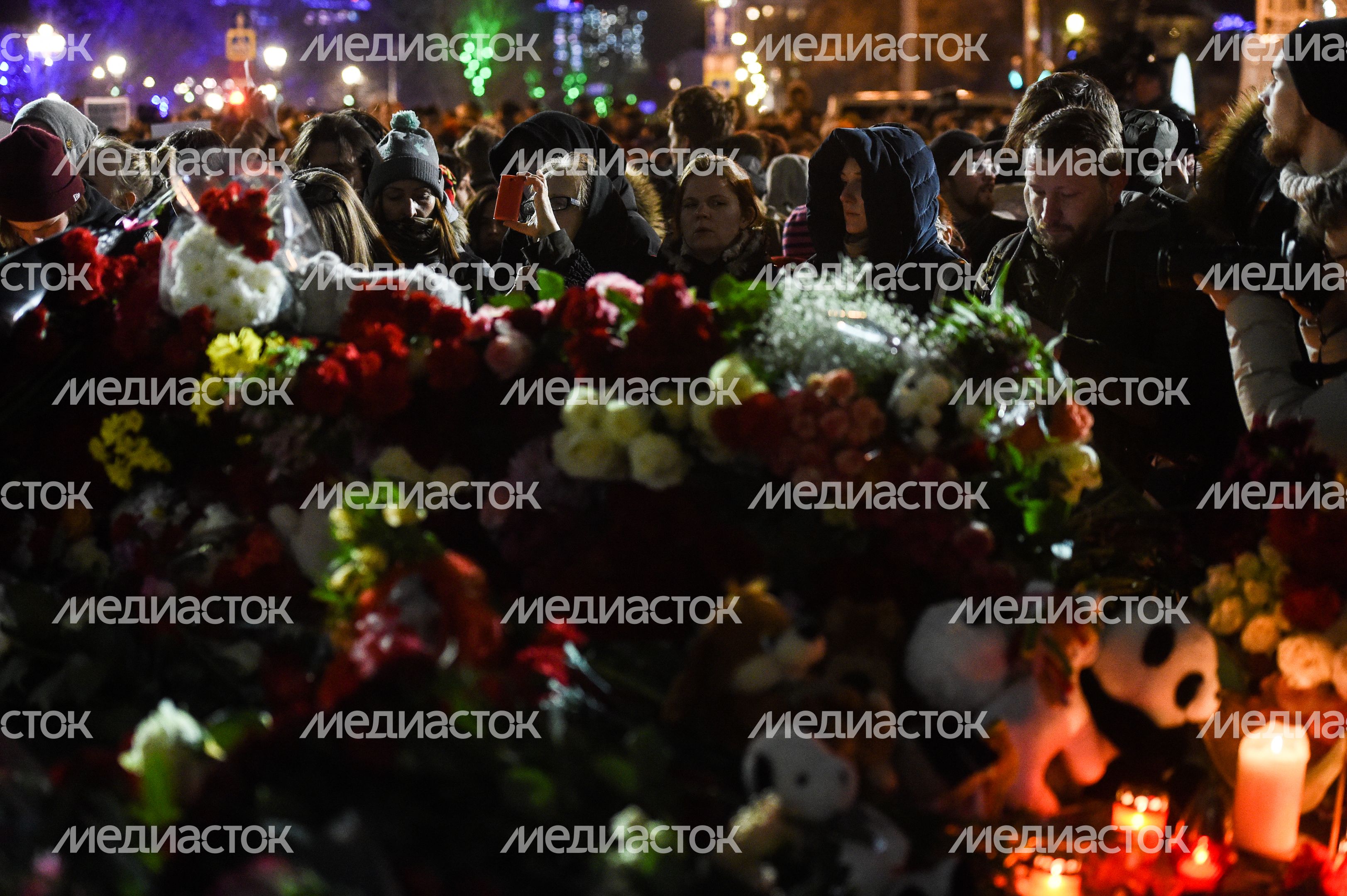 Акция в память о погибших в Кемерове на Пушкинской площади в Москве Акция в память о погибших в Кемерове на Пушкинской площади в Москве