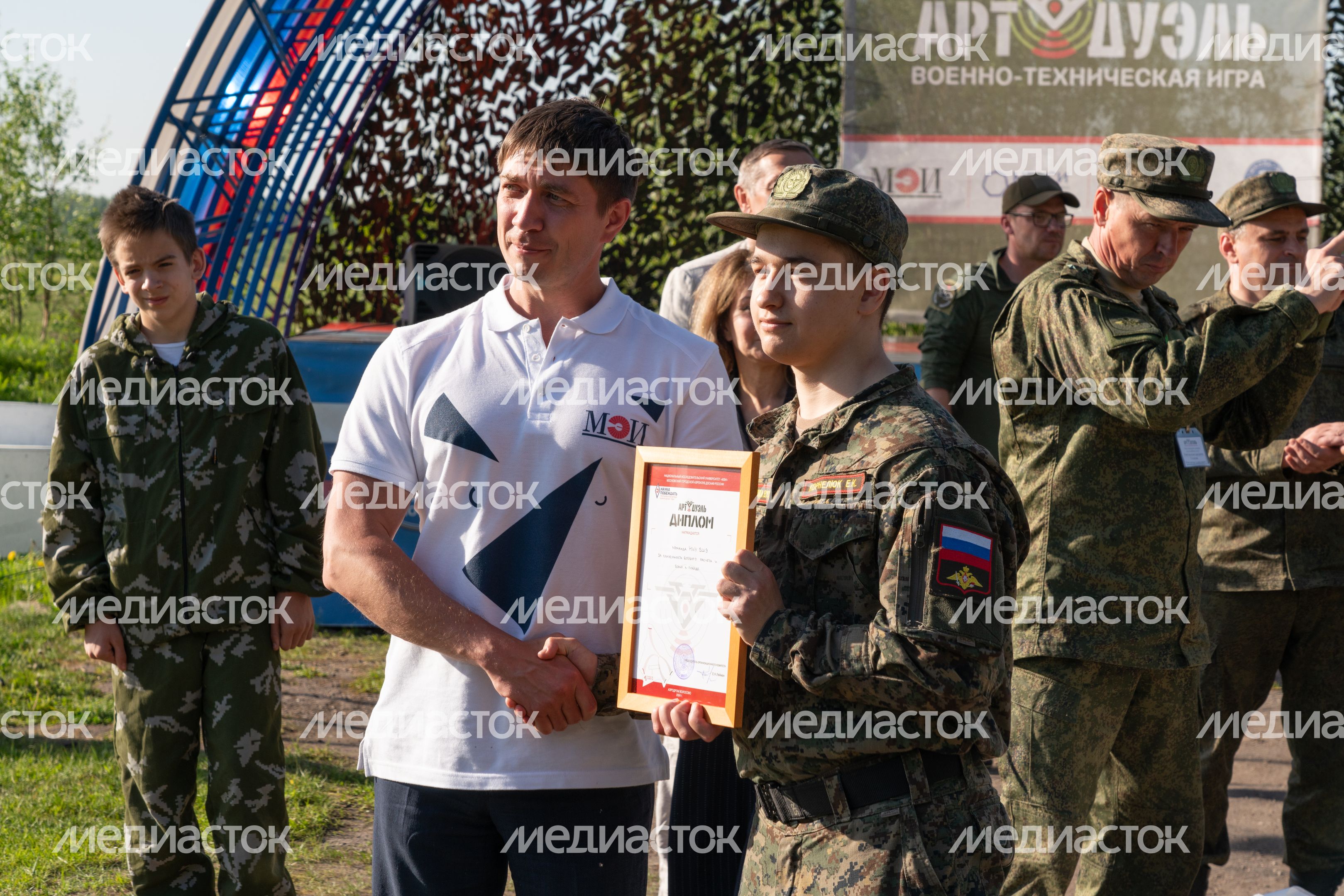 Военно-техническая игра "Арт-дуэль-2024" на аэродроме Волосово Военно-техническая игра "Арт-дуэль-2024" на аэродроме Волосово
