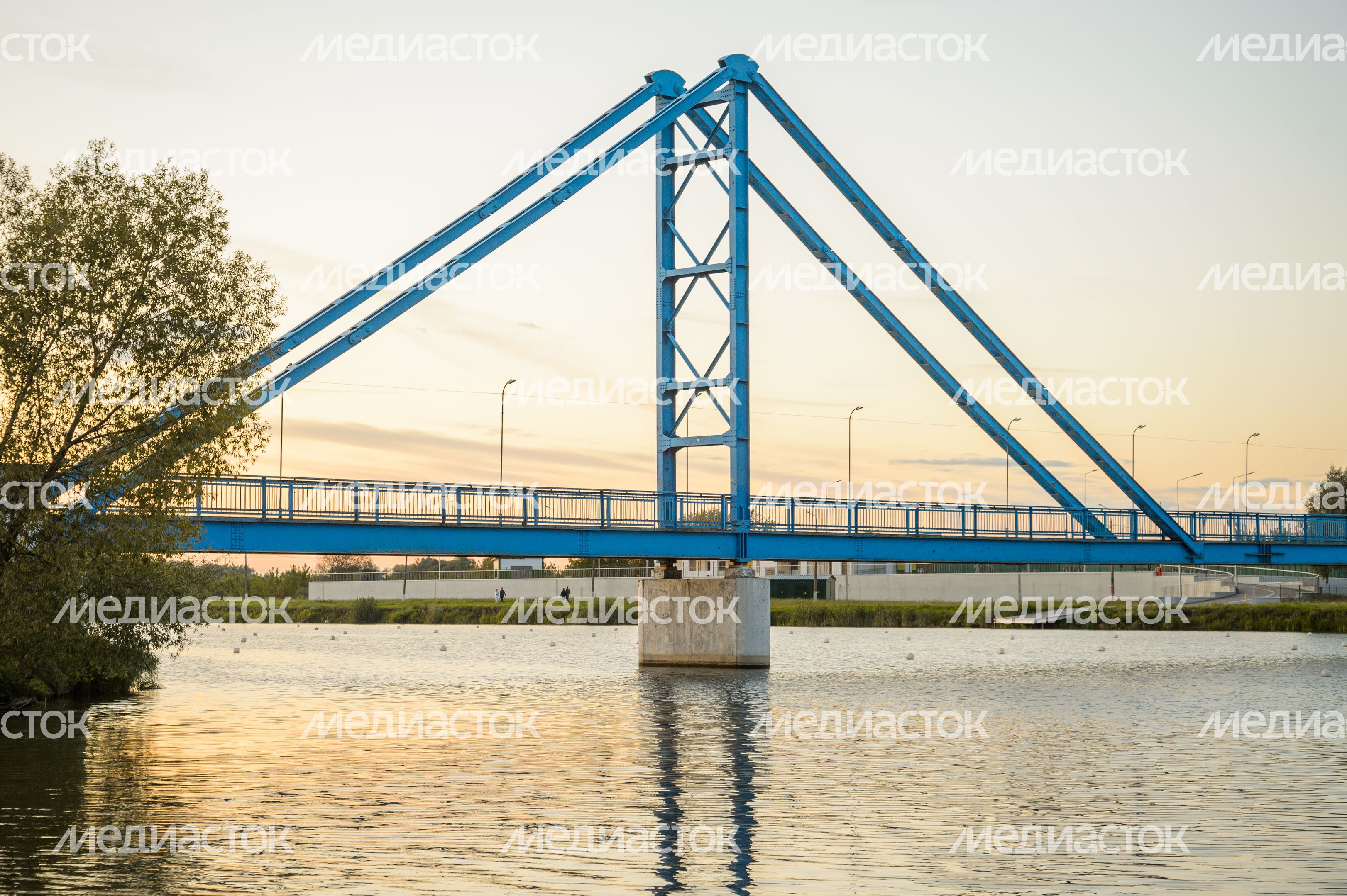 Бронницы. "Крымский мост" Бронницы. "Крымский мост"