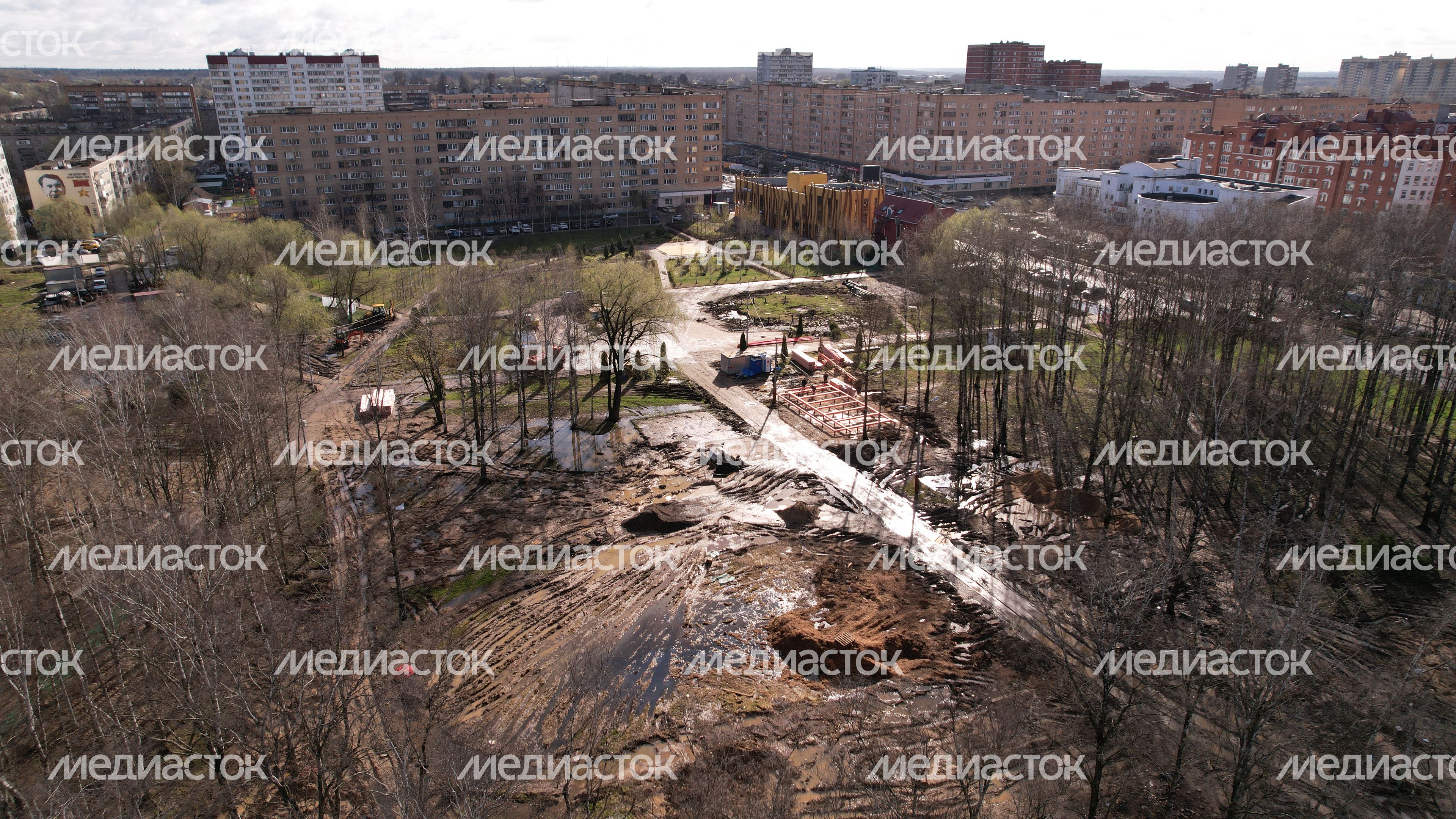 В Лобне завершается благоустройство Центрального парка культуры и отдыха