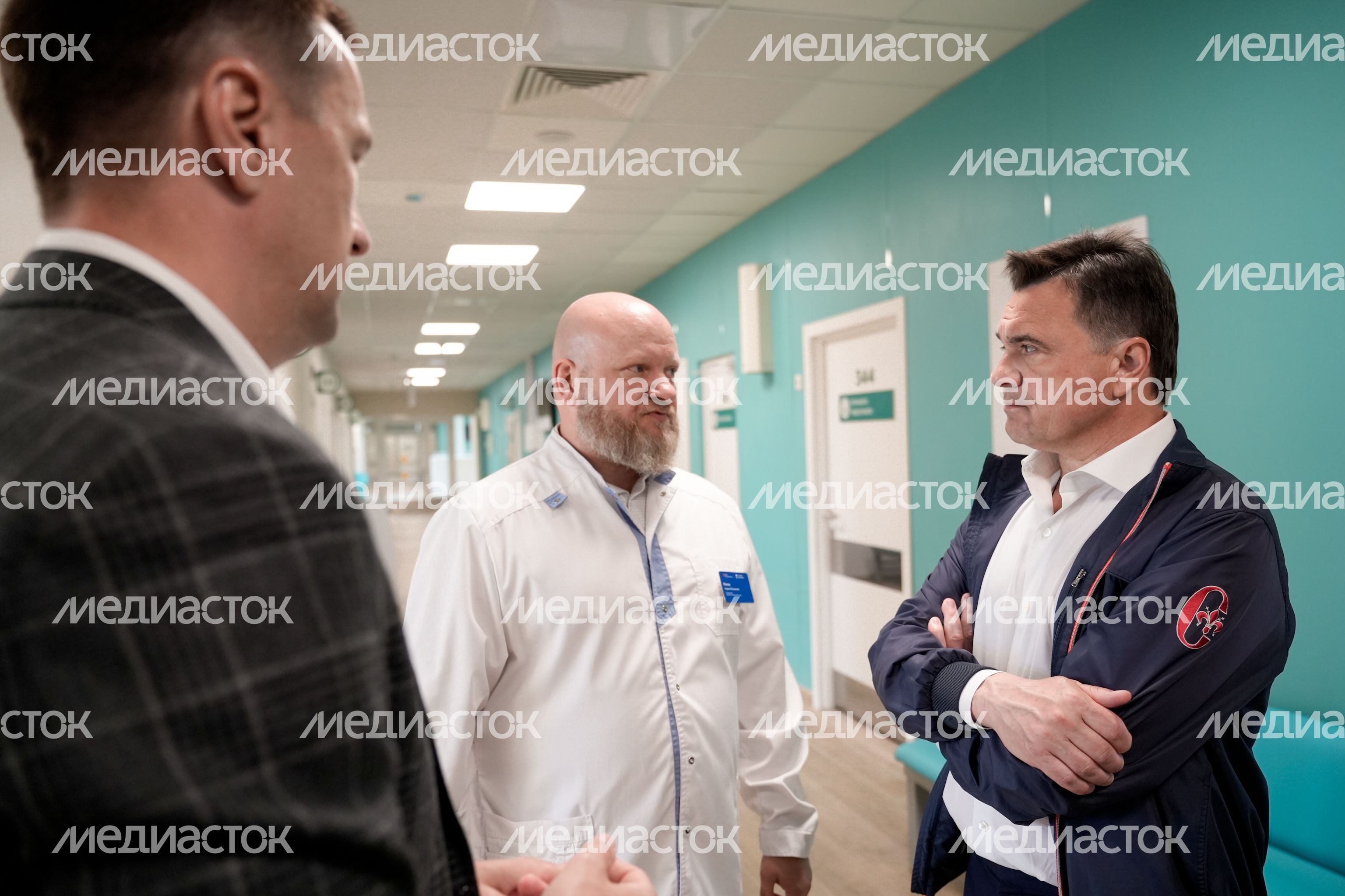 Андрей Воробьев проверил готовность детской поликлиники в Чехове к открытию Андрей Воробьев проверил готовность детской поликлиники в Чехове к открытию