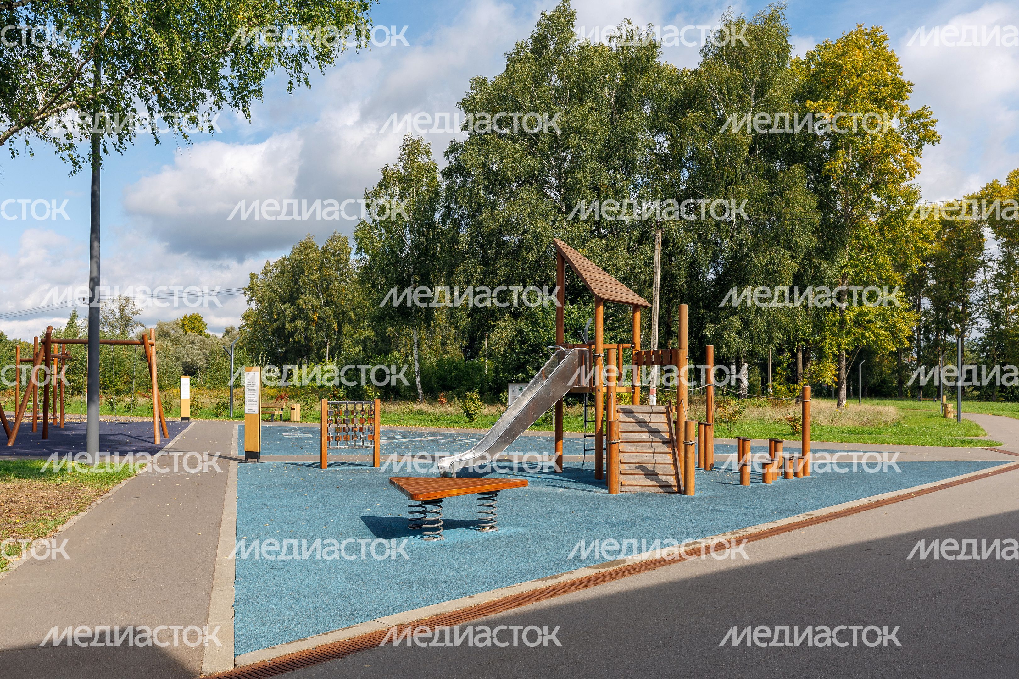 Детская площадка в парке «Меленки» Павловского Посада Детская площадка в парке «Меленки» Павловского Посада