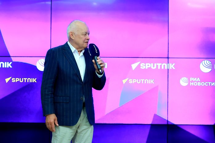 Андрей Воробьев вручил Дмитрию Киселеву Орден «За заслуги перед Московской областью» I степени