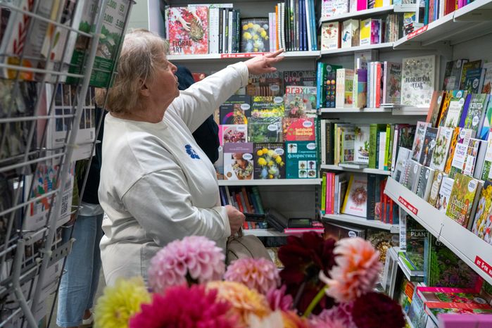 Выставка-продажа книг по цветоводству на Международной выставке «ЦветыЭкспо» в Красногорске