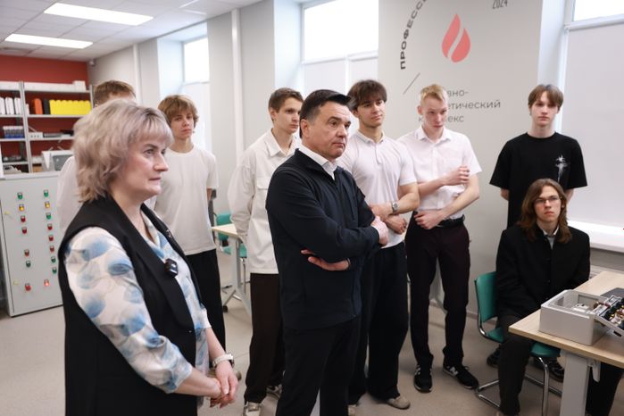 Андрей Воробьев пообщался со студентами и преподавателями Щелковского колледжа