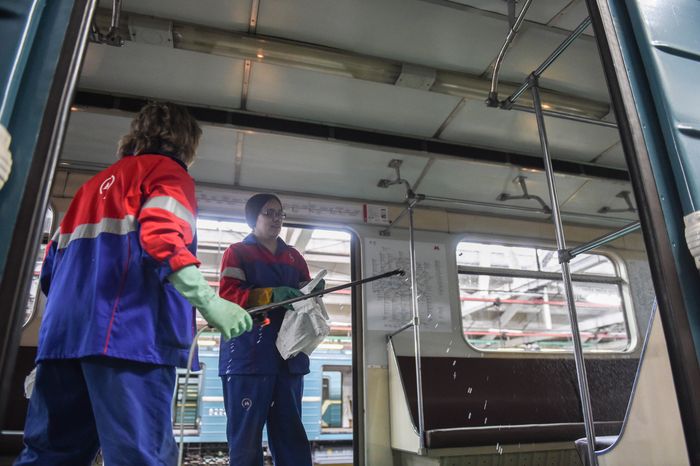 Кварцевание и мытье вагонов метро