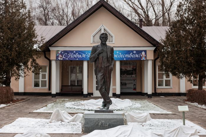 Выставка «Дорогой, многоуважаемый... дом» в музее-заповеднике «Мелихово»