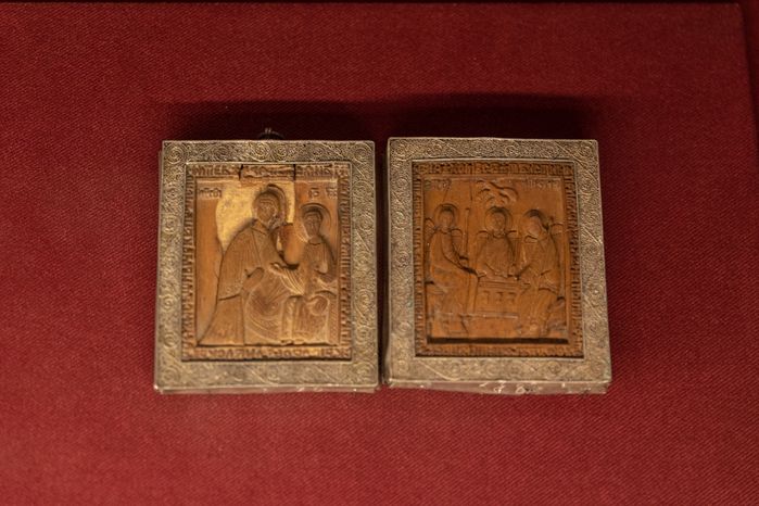 Ризница. Экспозиция Реликвия и сокровища Троице-Сергиева монастыря XI-XVII веков