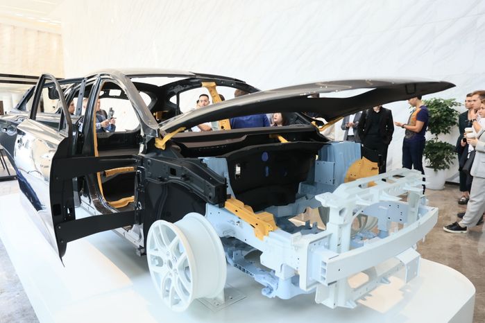 Посещение автозавода Changan Automobile Group в Китае Губернатором Подмосковья