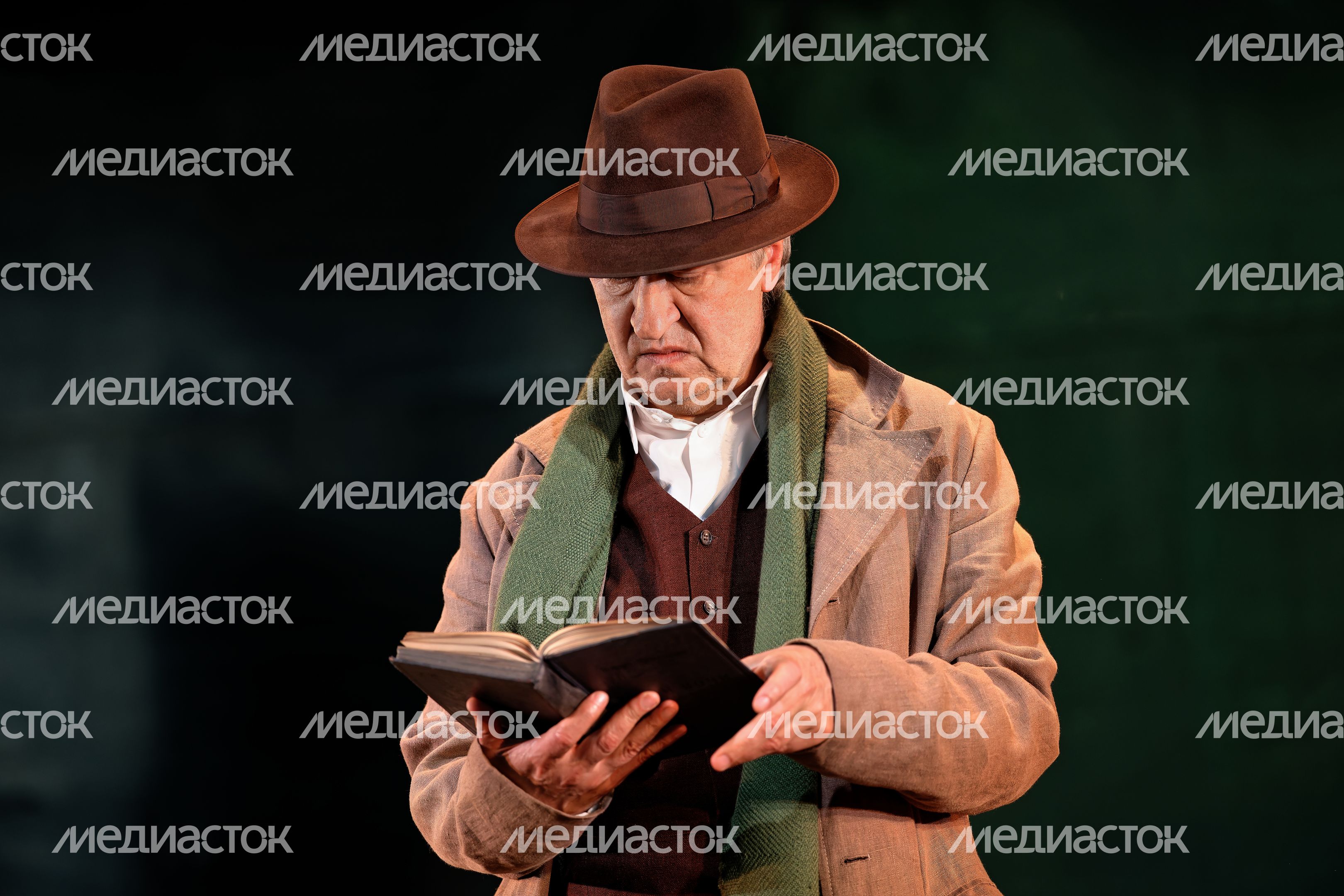 Игорь Черневич в спектакле «Чайка» театра МДТ — Театра Европы на фестивале «Мелиховская весна» 2025 Игорь Черневич в спектакле «Чайка» театра МДТ — Театра Европы на фестивале «Мелиховская весна» 2025