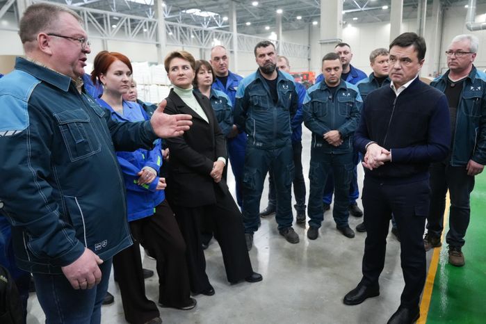 Андрей Воробьев посетил завод "Л-Пак" в Кашире