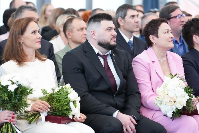 Подмосковных медиков поздравили с профессиональным праздником