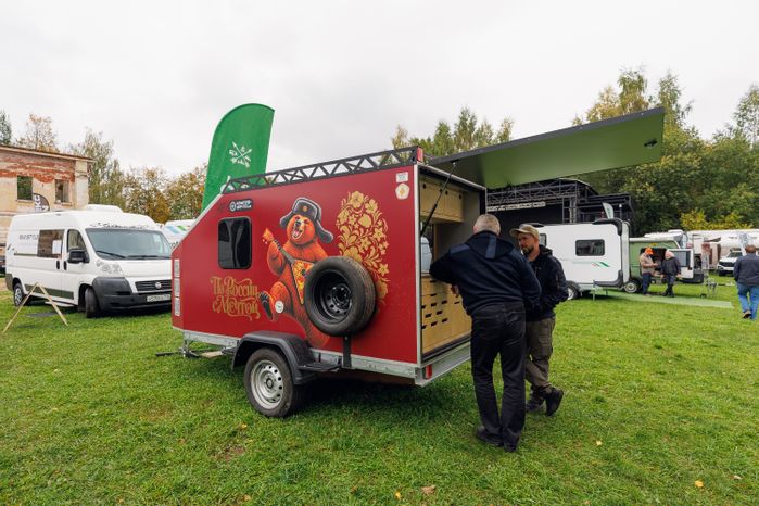 Дома для путешествий на фестивале «Автодомфест» в усадьбе Гребнево округа Щелково