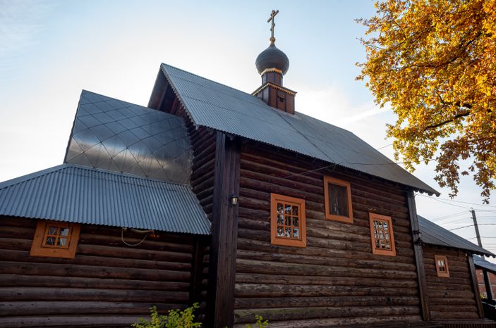 Осенние виды Церкви Иоанна Златоуста в Козино