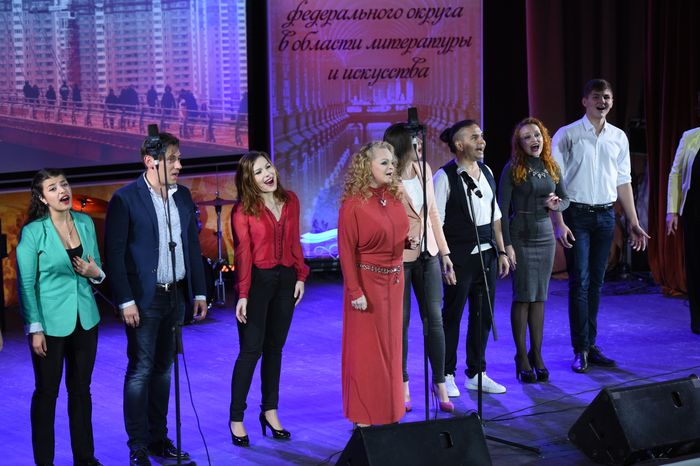 Церемония вручения премии ЦФО в области литературы и искусства