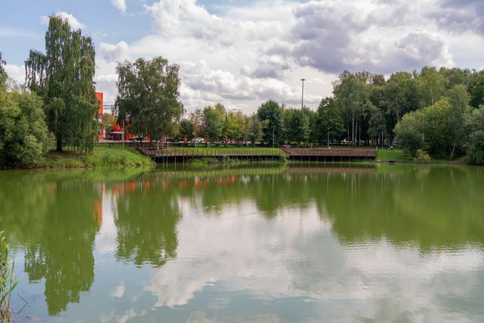 Городской пруд на улице 40 лет Октября в Лобне