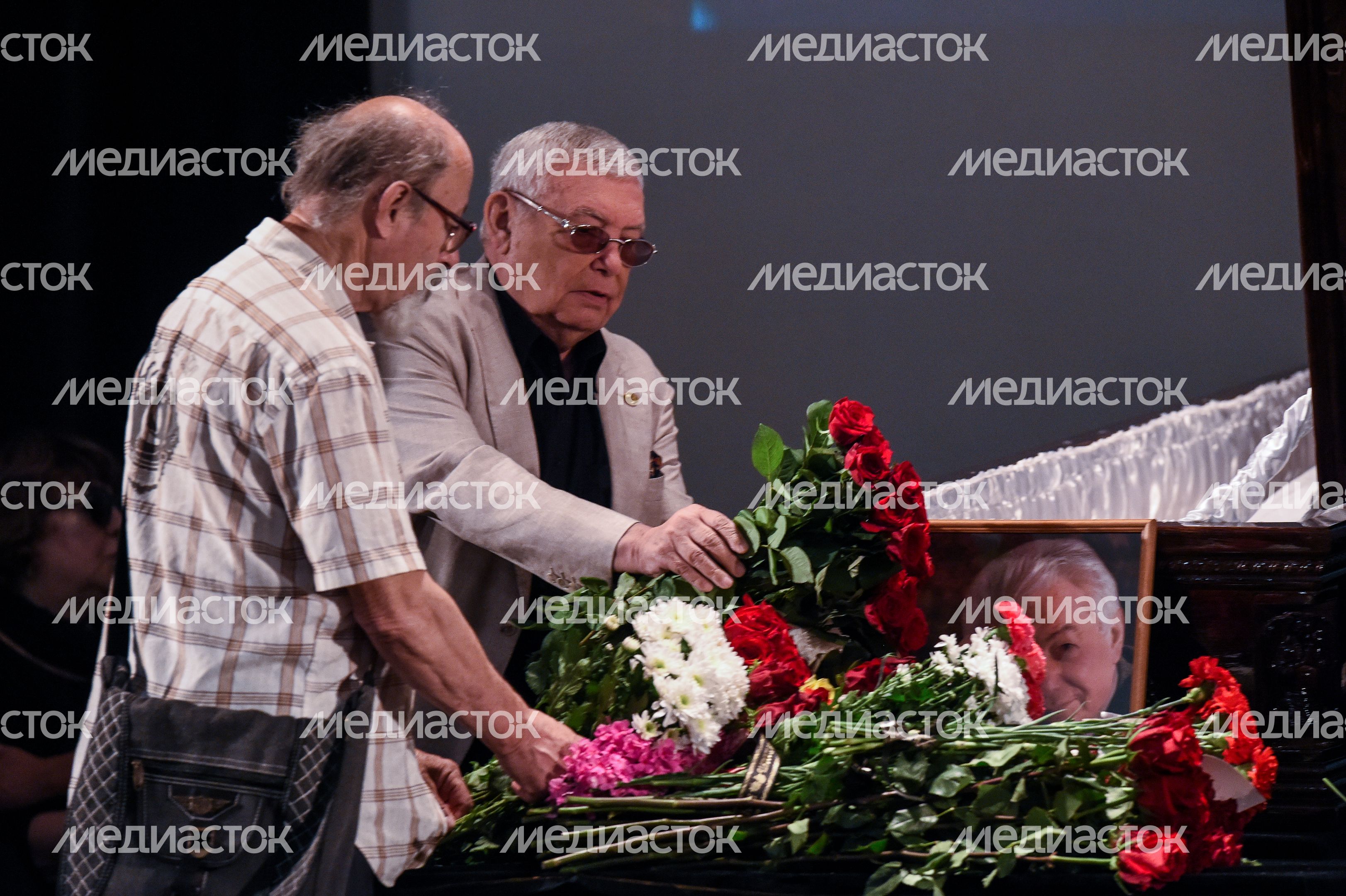 Церемония прощания с писателем Владимиром Войновичем в Москве